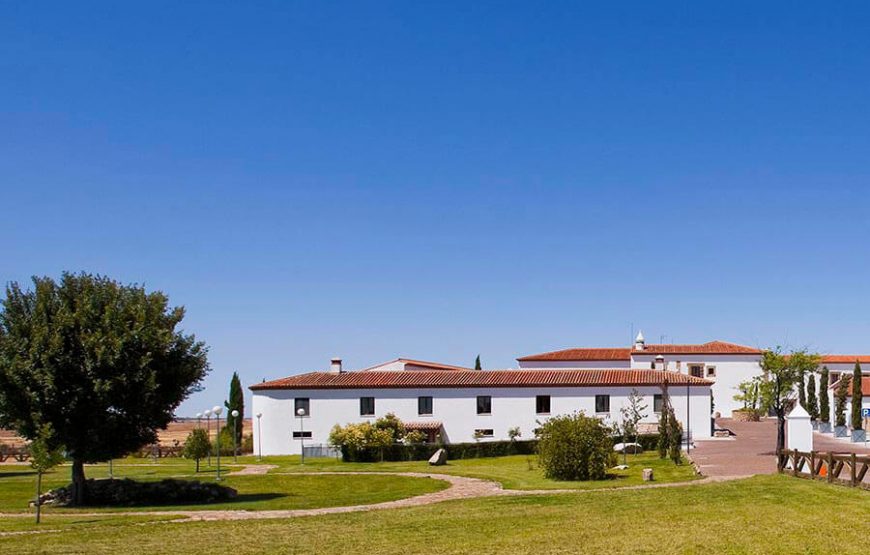 Hospes Palacio de Arenales & Spa 5 ****+ Green Fee Norba Club de Golf+Visita guiada a Cáceres