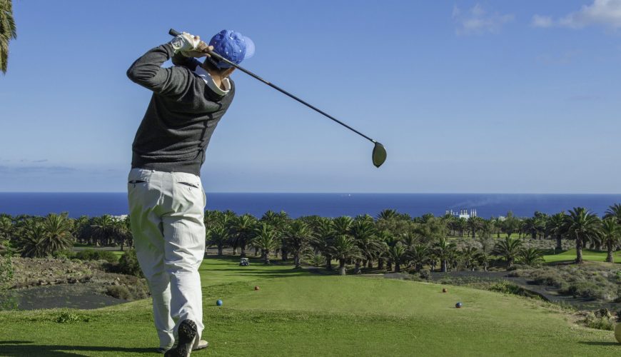 Si estas pensando en hacer una escapadas, unas vacaciones o viaje para jugar al golf, Visita viajealgolf.com ahora