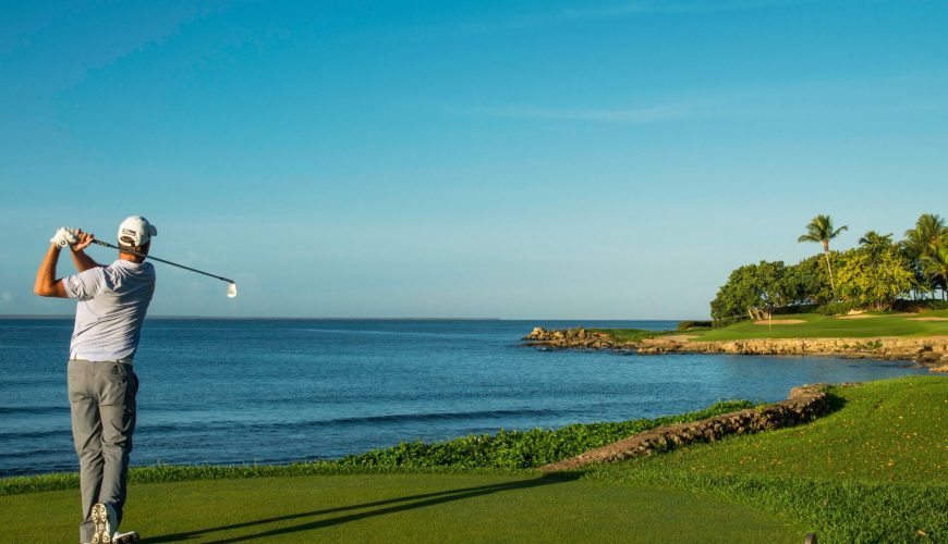 Si estas pensando en hacer una escapadas, unas vacaciones o viaje para jugar al golf, Visita viajealgolf.com ahora