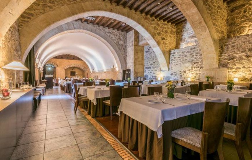 Hospes Palacio de San Esteban 5*****+1 Green Fee Zarapicos +1 Green Fee en Villamayor+Excursión en Salamanca – Golf en Salamanca