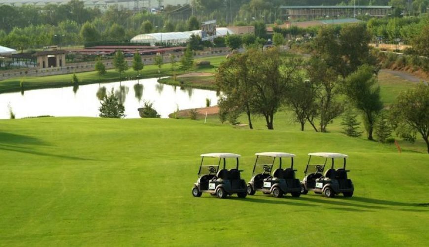 Si estas pensando en hacer una escapadas, unas vacaciones o viaje para jugar al golf, Visita viajealgolf.com ahora