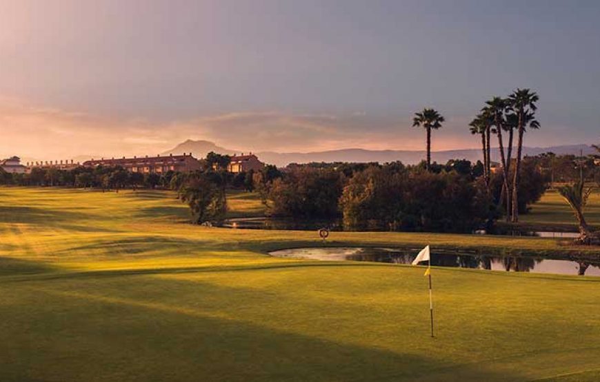 Hotel Meridional**** / 2 green fees en Golf El Plantio/ Golf Alicante/La Marquesa Golf + 2 Visitas