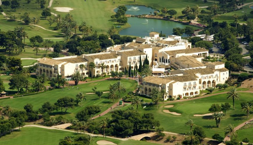 Si estas pensando en hacer una escapadas, unas vacaciones o viaje para jugar al golf, Visita viajealgolf.com ahora