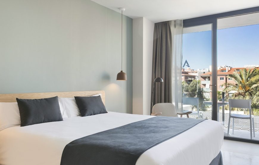 Hotel Silhouette & Spa-Solo adultos+Green Fee La Roca+ GF Sant Vicenc de Montalt Golf+ GF Llavaneras+Excursión Barcelona