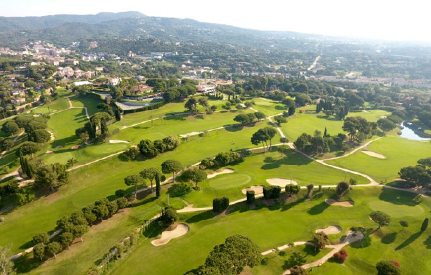 Sumus Stella & SPA 4*+Green Fee La Roca+ GF Sant Vicenc de Montalt Golf+GF Llavaneras+Excursión Barcelona