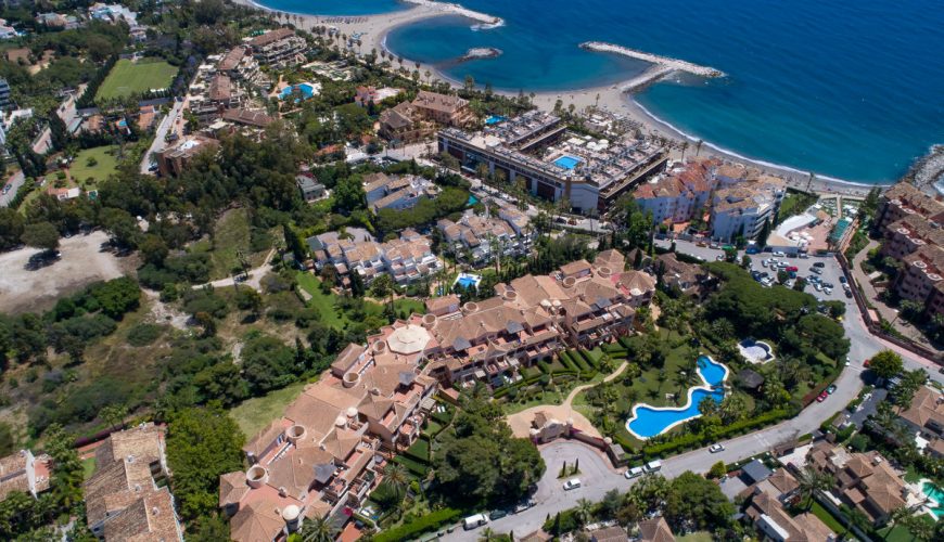 Si estas pensando en hacer una escapadas, unas vacaciones o viaje para jugar al golf, Visita viajealgolf.com ahora