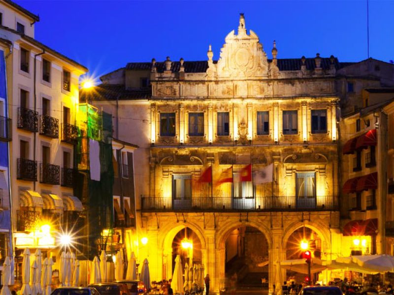 Si estas pensando en hacer una escapadas, unas vacaciones o viaje para jugar al golf, Visita viajealgolf.com ahora