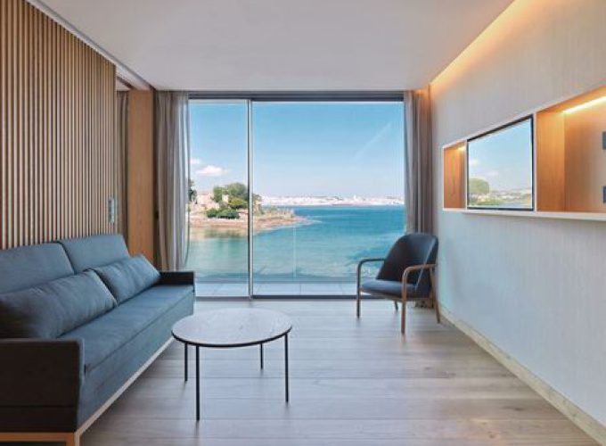 Si estas pensando en hacer una escapadas, unas vacaciones o viaje para jugar al golf, Visita viajealgolf.com ahora