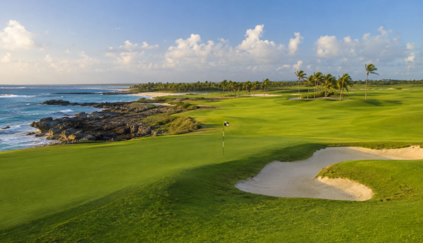 Si estas pensando en hacer una escapadas, unas vacaciones o viaje para jugar al golf, Visita viajealgolf.com ahora