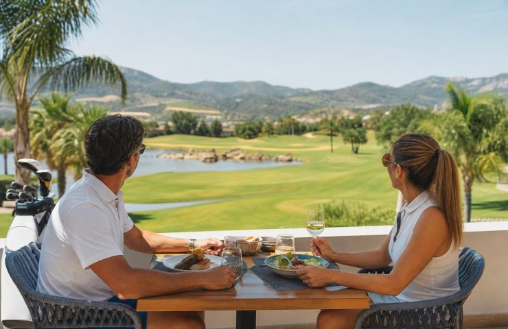 Si estas pensando en hacer una escapadas, unas vacaciones o viaje para jugar al golf, Visita viajealgolf.com ahora